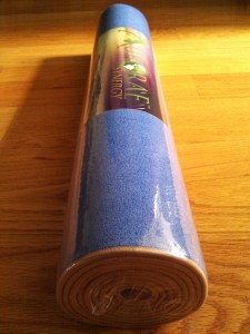 Aurorae-Synergy-Yoga-Mat-Towel-end