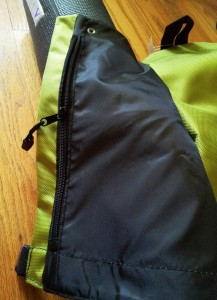 Aurorae-yoga-mat-backpack-inner-zip-pocket