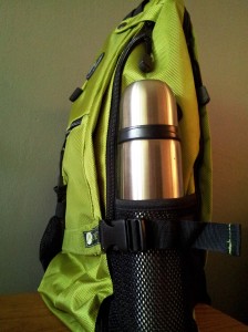 Aurorae-yoga-mat-backpack-side-view-thermos